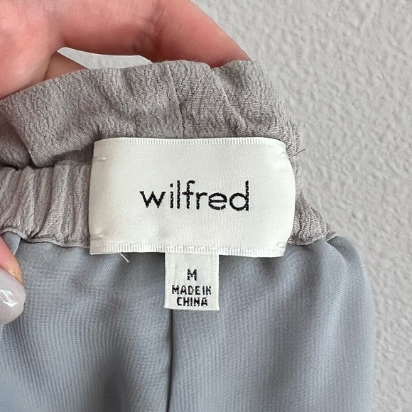Wilfred Aritzia Drawstring Montrouge Crepe Shorts in Gray M - Picture 6 of 10